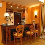 Gallery House 3*