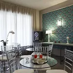 Gallery House 3*