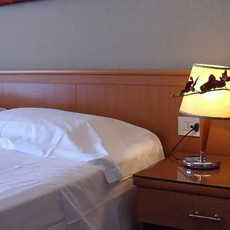 Hotel Gallery House 3*