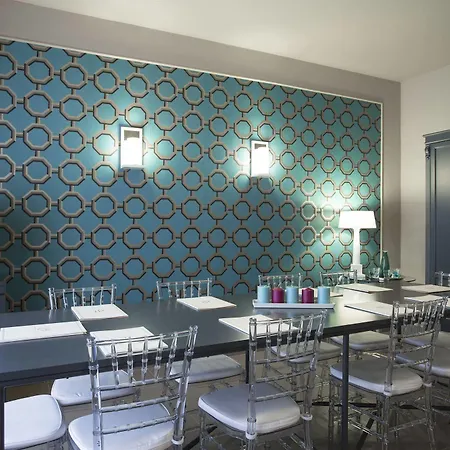 Gallery House Hotel 3*