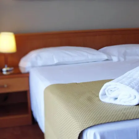 Gallery House 酒店 3*