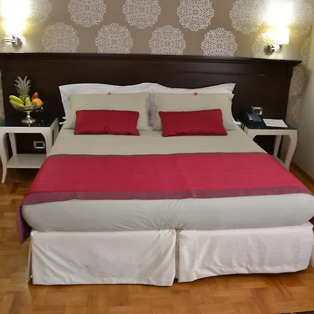 Ξενοδοχείο Gallery House 3*