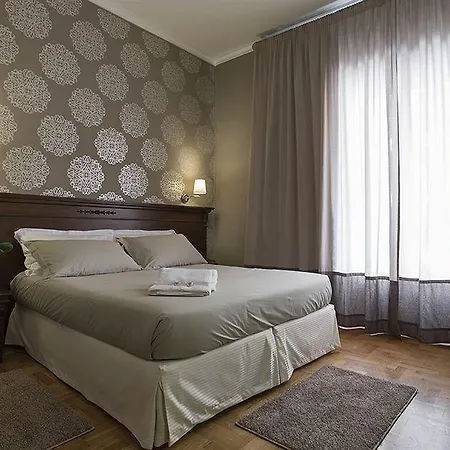 Gallery House מלון 3*